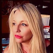 Tanya Kleckner's Instagram, Twitter & Facebook