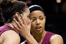 St. Joe's guard Natasha Cloud gives