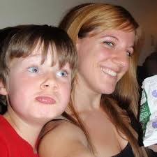 Amanda Towle (@Yankeemamainoz)