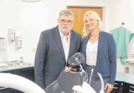 Dr.Norbert Geiger übergibt Zahnarztpraxis an Viktoria Willareth