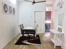 Bagi saya, konsep (gaya) hiasan dalaman setiap rumah itu sebenarnya mencerminkan personaliti kita. Lihat Pelbagai Buah Fikiran Untuk Cara Untuk Susun Atur Menarik Rumah Teres Kos Sederhana Deko Rumah