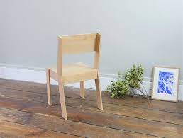 Découper une section du socle. Petite Chaise Enfant En Bois Massif Artisanale Ecologique L Inatelier