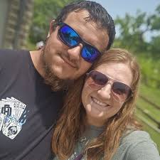 Rooster? Got some new chickens at auction today and I'm pretty sure this  one is a boy ! Posting the “hen” in comments