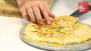 Bu Gozleme Sizi Cok Sasirtacak Tavada Kolay Gozleme Tarifi Gida Etli Yemek Tarifleri Yemek