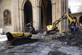 What is the architecture of notre dame? Pour Philippe Villeneuve Architecte En Chef Reconstruire Notre Dame En Cinq Ans C Est Possible