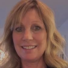 Carolyn Rink's Instagram, Twitter & Facebook