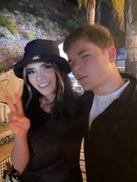 ✮ — aviva sofia w/friends !