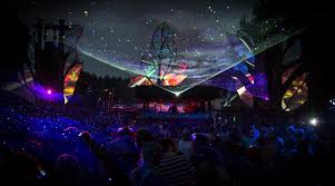 · go behind the scenes with aminé, justine skye & reggie watts live from wonderland! Wonderland Waldfrieden