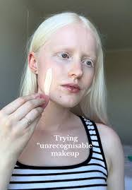 Amber Holley's Instagram, Twitter & Facebook