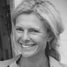 Amelia Richards's Instagram, Twitter & Facebook