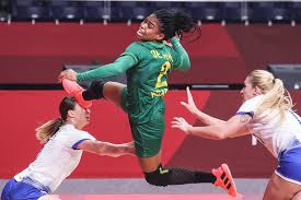 Com o resultado deste sábado, a seleção brasileira garantiu uma das três vagas para a copa do mundo da rússia 2021. Brasil Empata Com Russia Na Estreia Do Handebol Feminino Jovem Pan