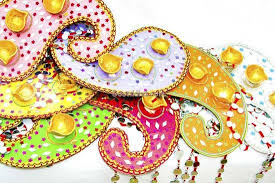 Mehndi Thaals Ideas Mehndi Decor Colourful Lounge Mehndi