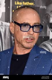 Robert Ros's Instagram, Twitter & Facebook