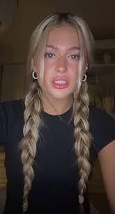 megan ream (megan_ream)