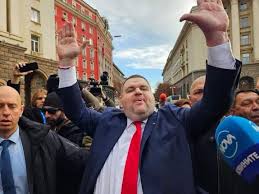🚨🅱️⚡️Извънредно в BNEWS.BG! Новото начало рекетира болни и инвалиди да участват на контрапротест на етническа основа в подкрепа на Пеевски💰‼️ # Пеевски #Контрапротест #Автобуси #Хасково #Кърджали #РадиРевански #РадиРолекса #ЕтническоНапрежение ...