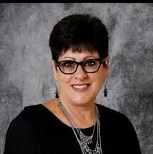 405 E 2nd St, Uhrichsville, OH 44683