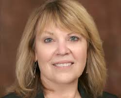 Carolyn Bailey's Instagram, Twitter & Facebook