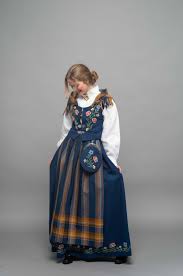 More images for ringerike bunad » Nordlandsbunad Skreddersydde Bunader Til Deg Bunadskredderiet No