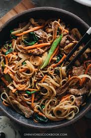 Japchae Korean Sweet Potato Noodles Make Japchae At Home For A Comforting Delicious Korean Sweet Potato Korean Sweet Potato Noodles Sweet Potato Noodles