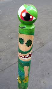 Le Cyklop Voir La Rue D Un Autre Oeil Happycurio Street Art Art Art Urbain