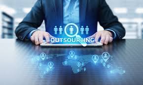 El outsourcing se distingue por el ahorro financiero que representa contratar a un tercero, en lugar de contratar uno tradicional al que deban pagarse gastos de seguridad social y mantenimiento dentro de la empresa. Que Es El Outsourcing Ilegal El Diario De Yucatan