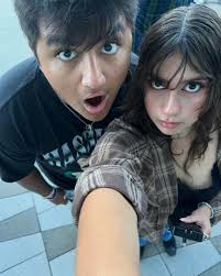 i was literally in middle school yesterday what happened🧍‍♀️