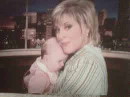 Lori Kraus (@ann26dj)