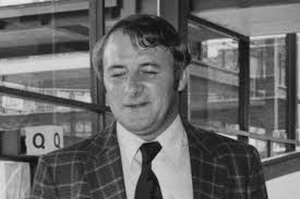 Thomas henderson tommy docherty (born 24 april 1928), commonly known as the doc, is a scottish former football player and manager. Jg0ilsv2ygdmam
