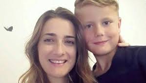 Eye melanoma: Flashing light in Auckland mum's eye leads to cancer  diagnosis