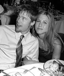 Jennifer aniston @jenniferaniston & brad pitt fan page keep on dreaming, spread love. Dzhennifer Eniston I Bred Pitt Na Svadbe Kortni Koks 1999 God Bred Pitt Dzhennifer Eniston Fotografii Znamenitostej