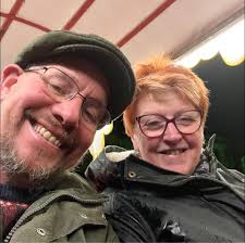 Hi fellow burners! So i have this multiburner, was here when we bought the  place. It was never used. I have since found out its a cheap non defra  compliant stove built