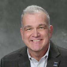 Broncos were standing proud at the Jewel Osco intern presentations today!  Congratulations, Lauren Adsmond, Kyle Carpenter, Hope McHugh, and Kenzie  White!! Thank you, Jewel Team for helping shape the…