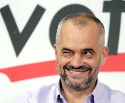 Rama "shpërblen" me poste dy gazetarët e njohur