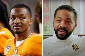 Alan Hooker's Instagram, Twitter & Facebook