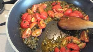 Nel caso della ricciola perciò non si potrà non tener conto del suo gusto così appetitoso, saporito e delicato al tempo stesso. Ricciola Ai Sapori Mediterranei Www Spizzicainsalento Com Youtube