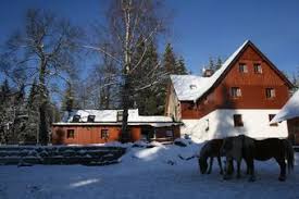 Náš penzion se nachází v klidné části obce bedřichov, v ideálním místě pro strávení pohodové letní i zimní. Penzion Bedrichov Penzion Horsky Dvur