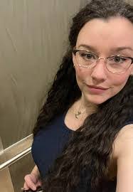 Kimm Moore's Instagram, Twitter & Facebook