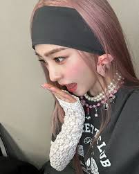 🩷🐰🧡🐻💛 (@Seulrenejpeg_)