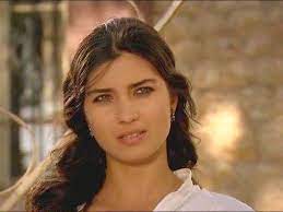 صور الممثله التركيه الحلوه لميس tuba buyukustun tuba buyukustun beautiful girl face tuba