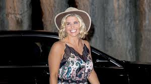 Ende juni steht die sängerin wieder auf der bühne und kann es kaum erwarten, mit ihren fans zu feiern. Schlager Beatrice Egli Delighted Her Fans With A New Selfie Beautiful Archyworldys