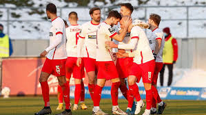 Sie haben weitere fragen betreffend der institution bank in zwickau (landkreis)? Zwickau Dreht Das Spiel Und Siegt Im Abstiegskracher Kicker