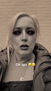 Leah Vogel's Instagram, Twitter & Facebook