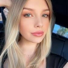 Summer Linn's Instagram, Twitter & Facebook