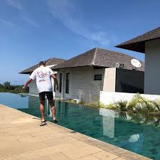 Instagram의 Holiday Outfit Official님 Holiday Vibe Holiday Outfit Holidayoutfit Hdof Bali Greenbowlbeach Da Holiday Outfits Instagram Outfits