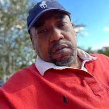 Which woman is the most attractive?