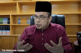 Ini kerana ianya dilakukan ketika perdana menteri malaysia datuk seri najib tun razakbercadang melantiknya sebagai yang dipertua yadim. Perlis Mufti Probed For Sedition Over Facebook Post On Bersih 4 The Edge Markets