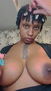 Free GRWM, u like my SHELLS? Porn Video - Ebony 8