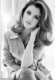 @selenagomez can you do our makeup? Selena Gomez Unomatch Get Socialized Image 2569108 On Favim Com