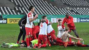 Rwe kolumne der essener spiel contest endet mit null punkten in köln. Wahnsinn Geht Weiter Rwe Wirft Bayer Raus