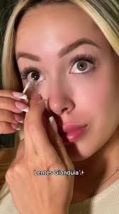 Probando los Nuevos Lentes de Contacto de Shalom Bonic